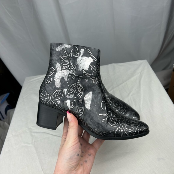Patrisha Nash Ankle Booties - Picture 1 of 6